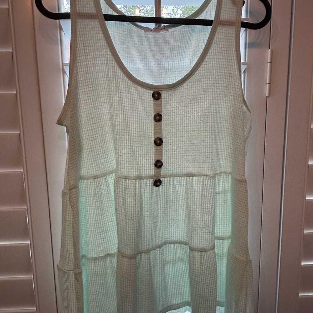 Women's Sleeveless Top in Light Green